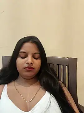 Maahhii_2 live sex cam