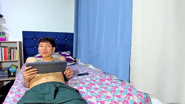 Tatiiana_n_Damiian live sex cam