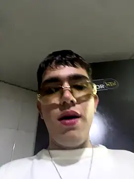 Cyrus_Wlaker's cam snapshot