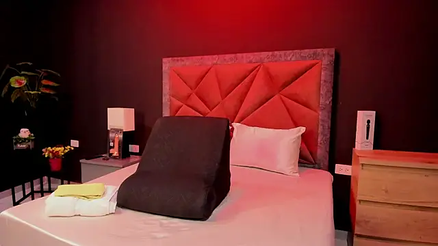 mia_milff's cam snapshot