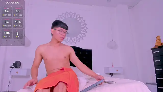 CodyTwink live sex cam