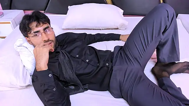 MilanZaire live sex cam