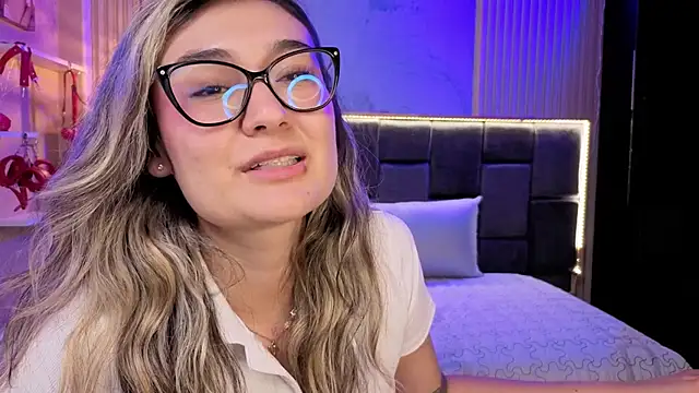 Im-Lola's cam snapshot