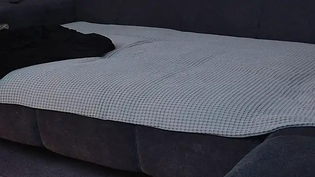 DirtyGermanBiCouple's cam snapshot