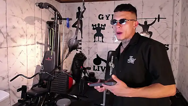 MrJustin_'s cam snapshot