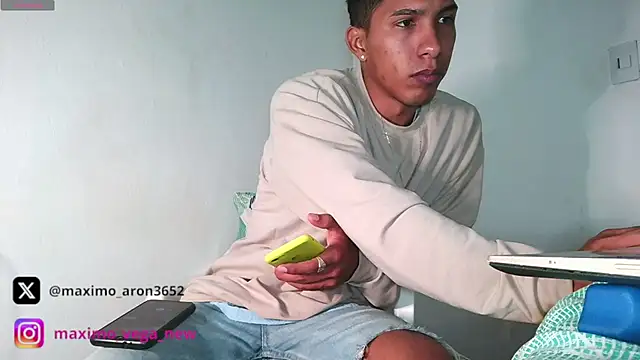 maximo_vega_newv live sex cam