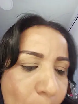 karitomyler__'s cam snapshot