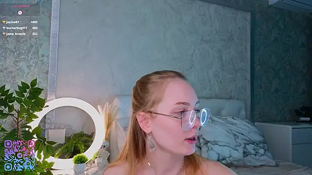 SoniaScott's cam snapshot