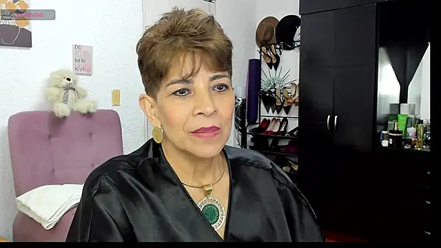 Angelina_Stone_65's cam snapshot