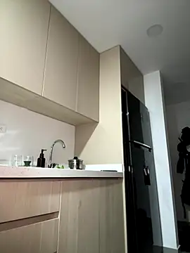 Curlyierr live sex cam