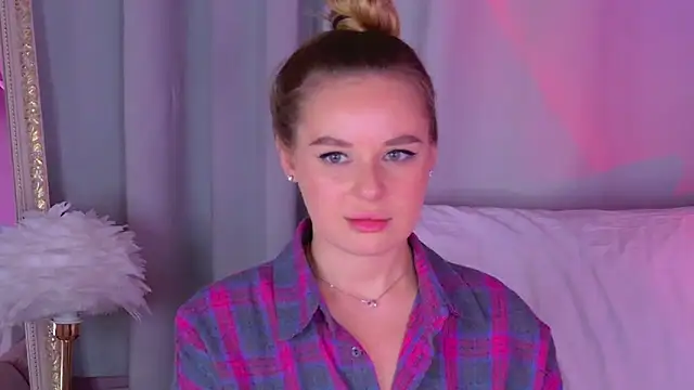 BeatriceEsmont's cam snapshot