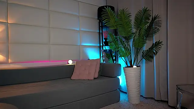 Juliadragon's cam snapshot