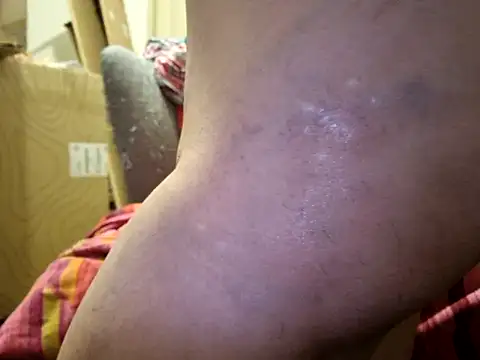 Samantha_Squirt@xh live sex cam