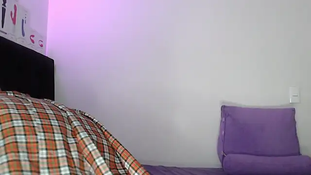 karlamoon23's cam snapshot