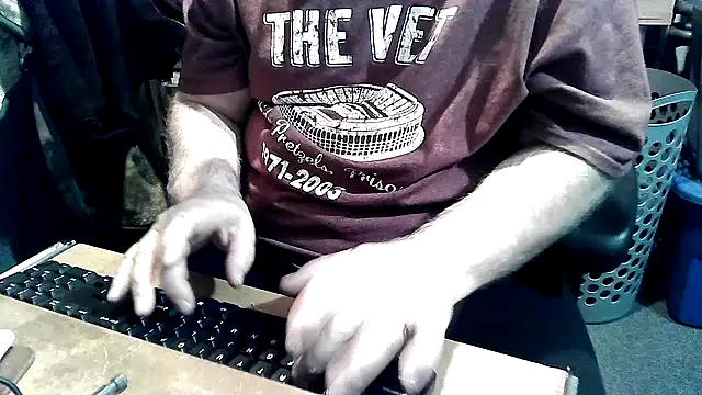 Oldmanphlwiss live sex cam