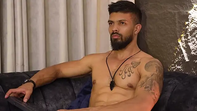 DannSaenz live sex cam