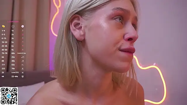 RiriKiss live sex cam