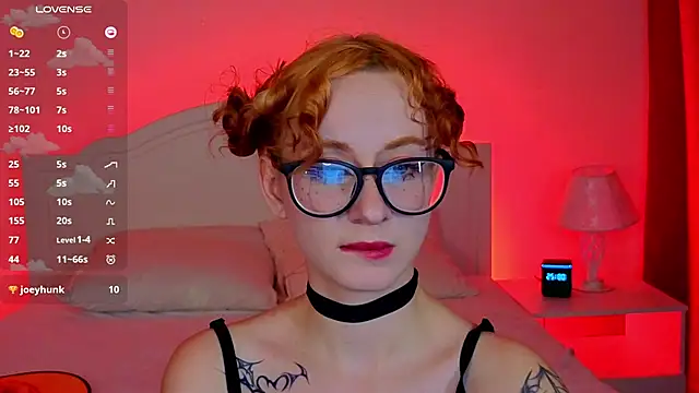 WICKEDEMBER live sex cam