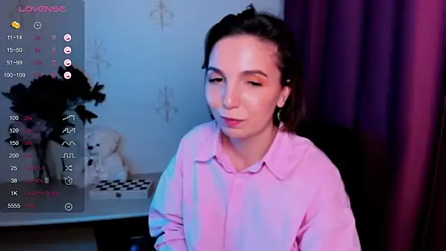 KindHazelHere_'s cam snapshot