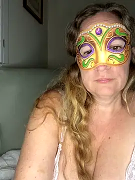 largeboobies30's cam snapshot