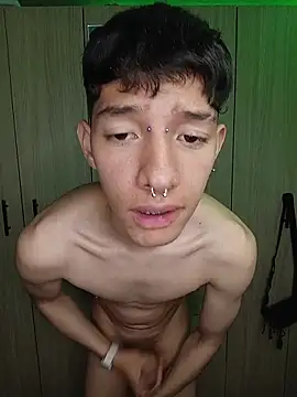 heyy_noah11's cam snapshot