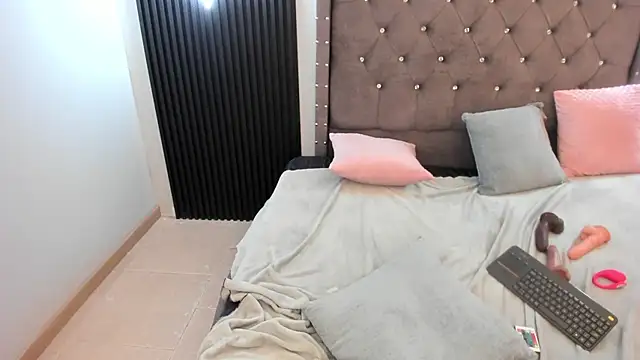 Scarbadgirl_ live sex cam