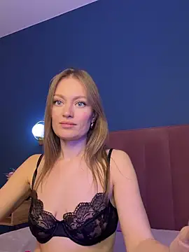 EvelynPoole's cam snapshot