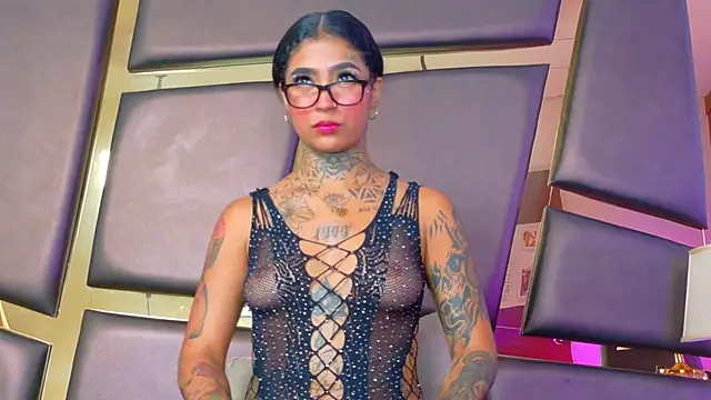 EmilieLake's cam snapshot