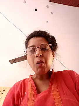 thanusi_2's cam snapshot