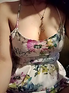 KITTEN-10 live sex cam