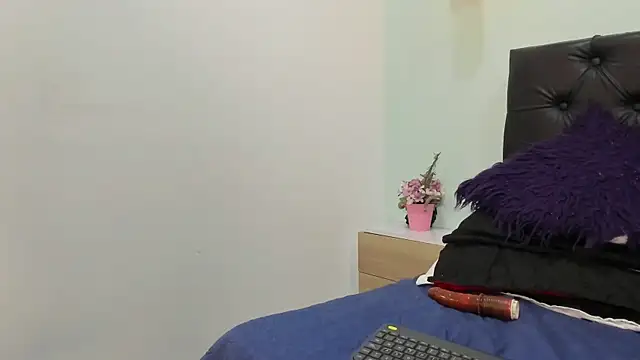 Marianee_Rousse's cam snapshot