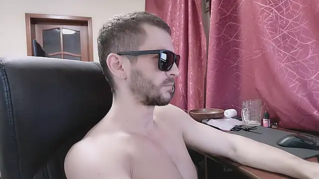 333Alone_in_theDark777's cam snapshot