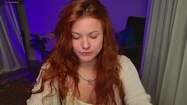 Elsie_Ginger's cam snapshot