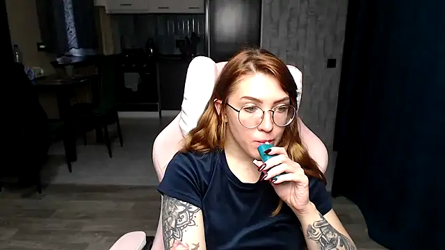 Reginasmilee's cam snapshot