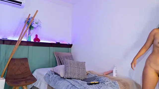 amara-w live sex cam