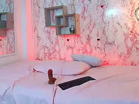 KATY_LOWERY's cam snapshot