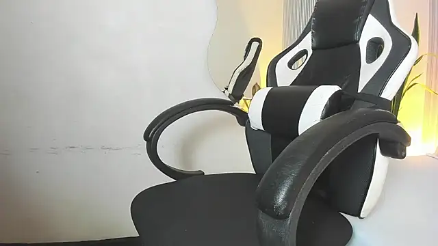 dania_miller_'s cam snapshot