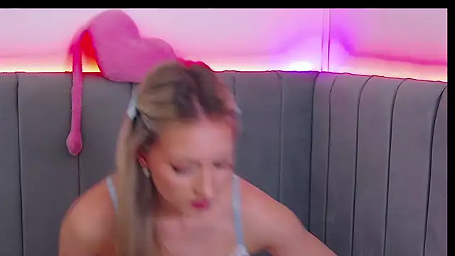 NixxMia live sex cam