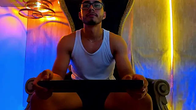 thaddeus_king live sex cam