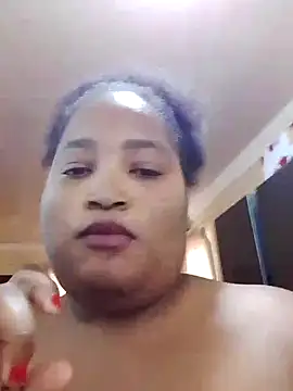 MassiveBoobsxxxx's cam snapshot