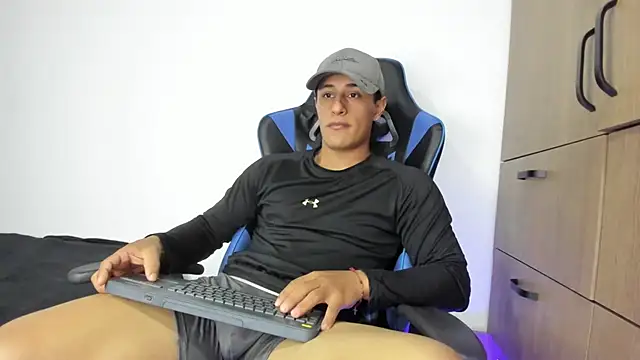 dorman_boy's cam snapshot