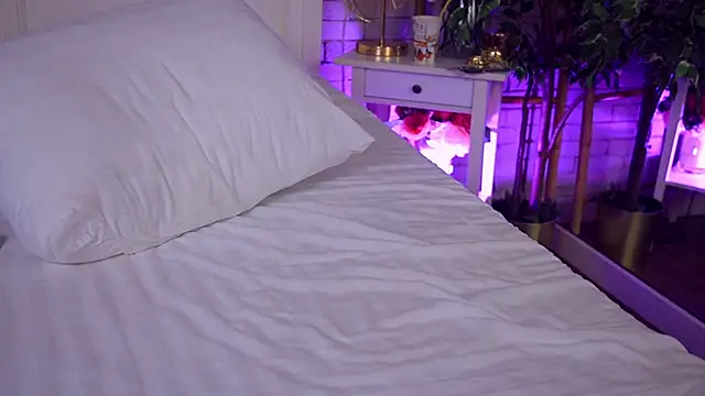 CarlaWhite live sex cam