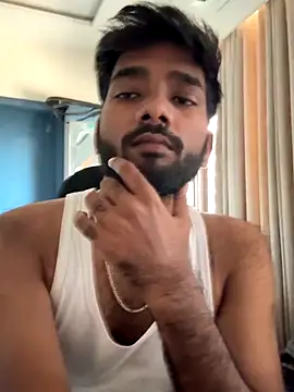 BeardedBulge live sex cam