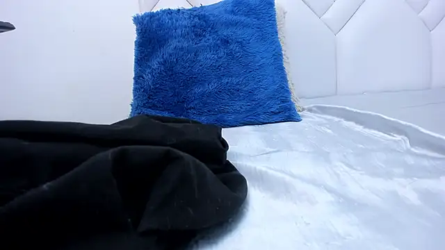 LindaHooker live sex cam