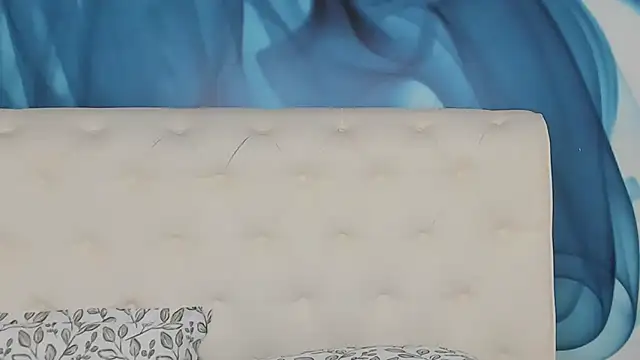 SkinnyDolly's cam snapshot