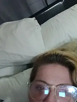 Goldenndoll's cam snapshot