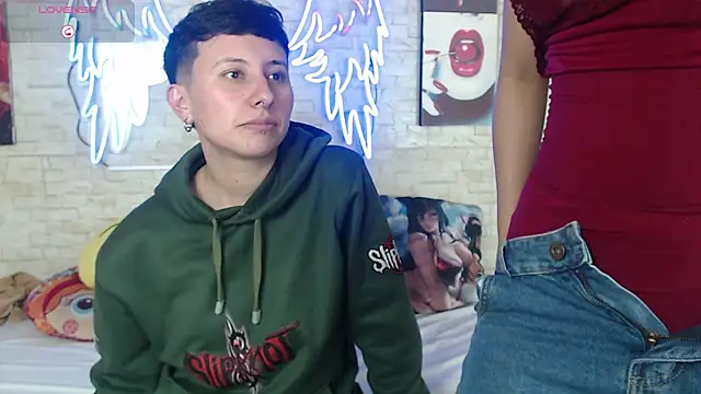 Gaby_and_Mei's cam snapshot