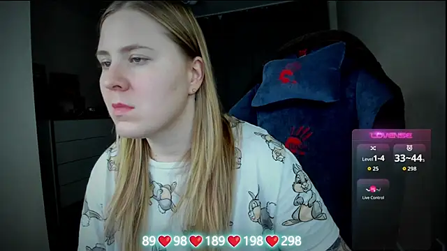 Olivia_Munk's cam snapshot