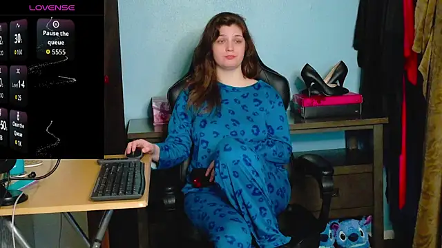 TreeJeanne's cam snapshot