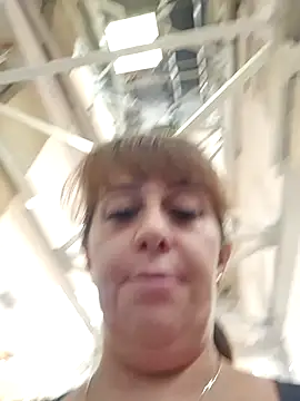 AvaDivaMilf's cam snapshot